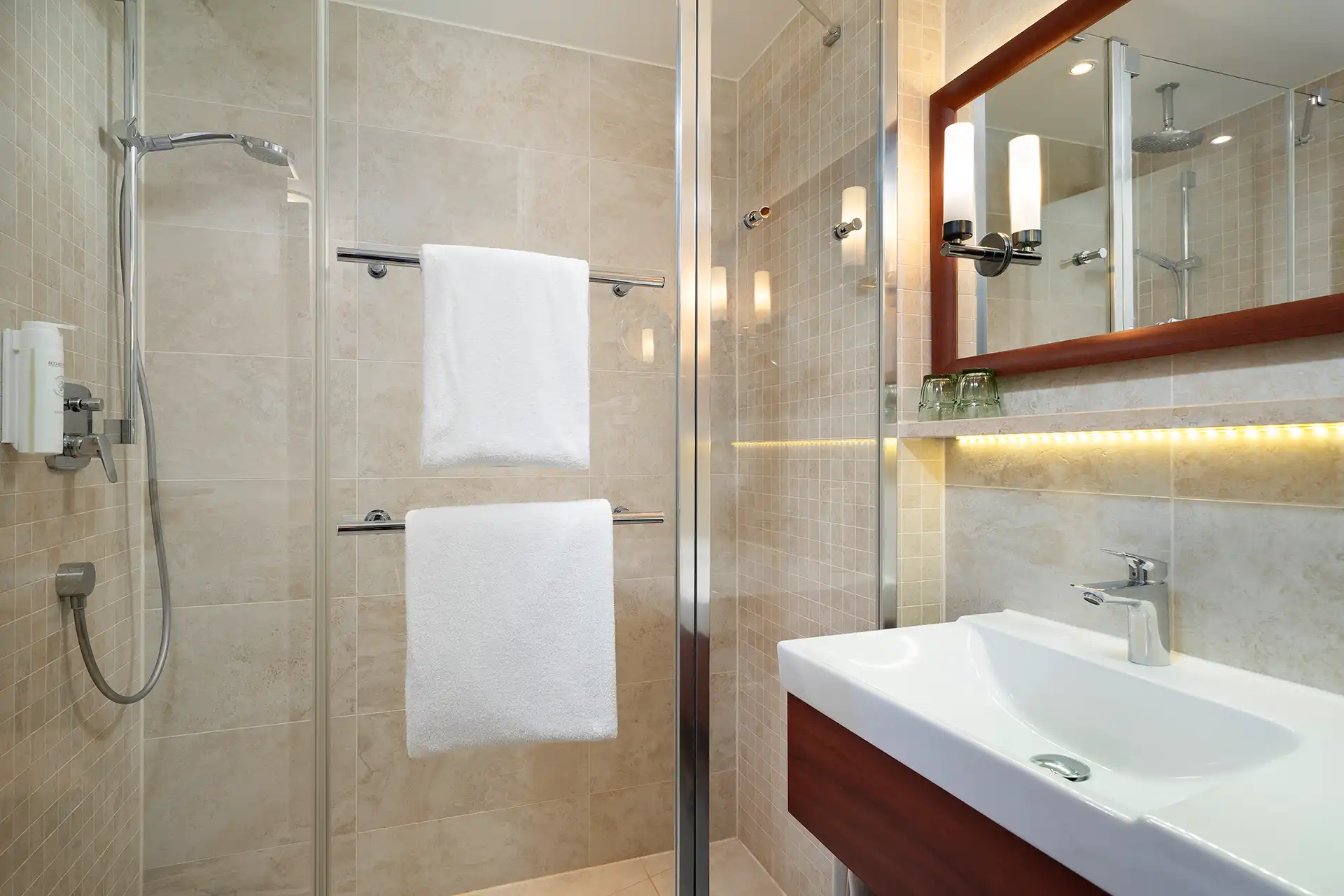 DasKarl. Ingelheim – Deluxe Doppelzimmer